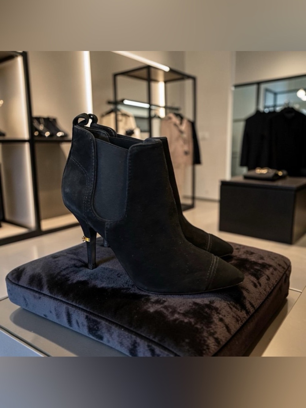 Tory Burch Authentic RARE Winter Luxury Minimalist Black Suede Ankle Boots